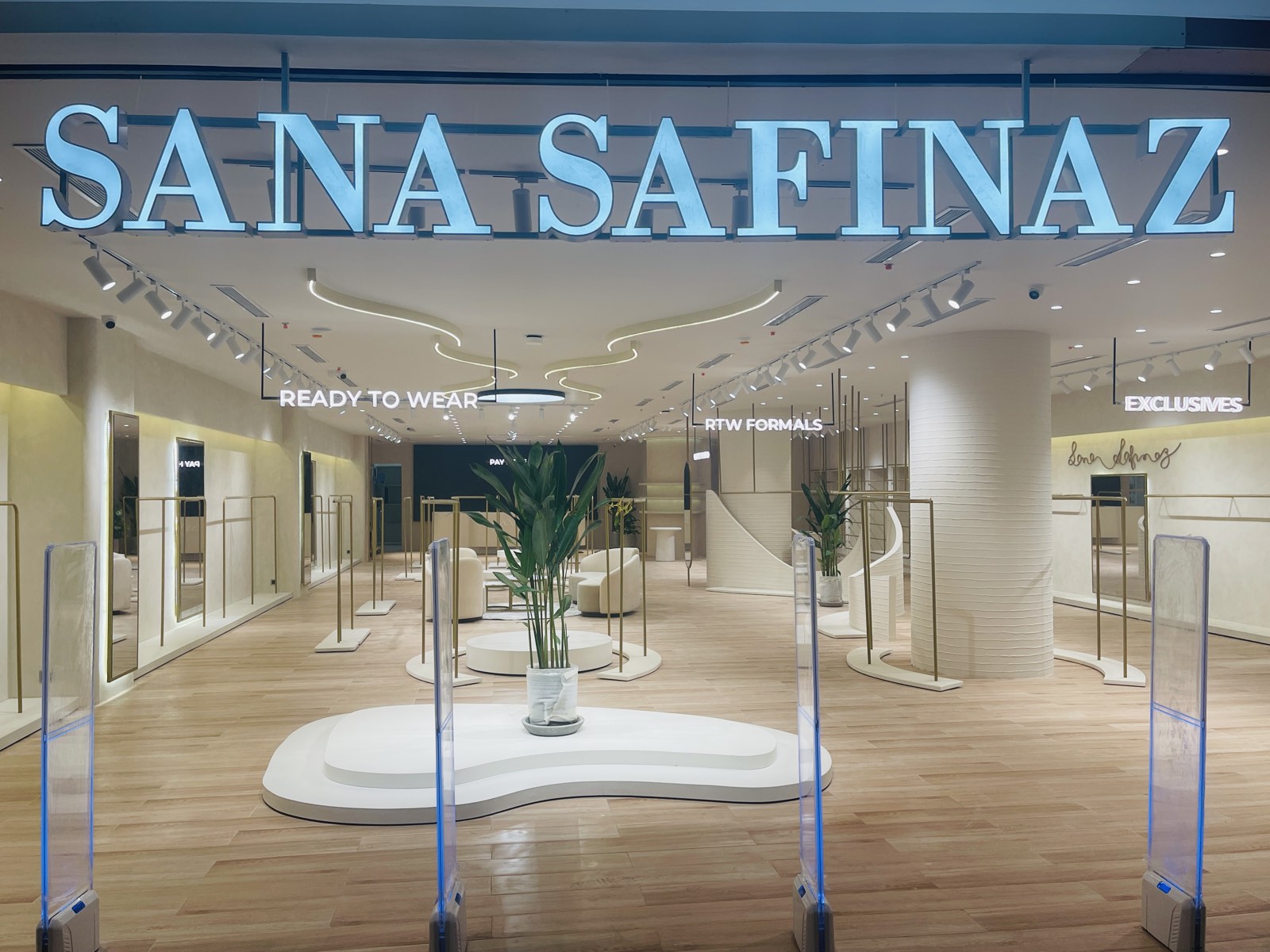 Sana Safinaz Flagship interior 1