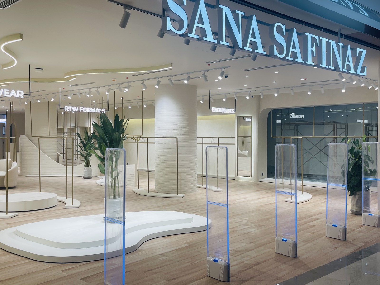 Sana Safinaz Flagship interior 2