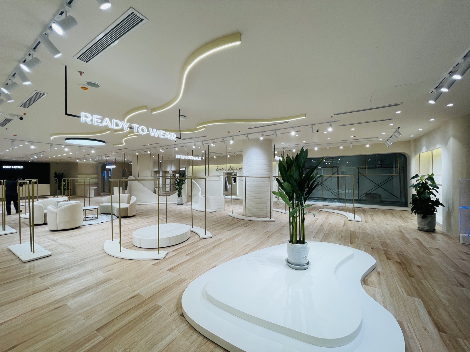 Sana Safinaz Flagship interior 4