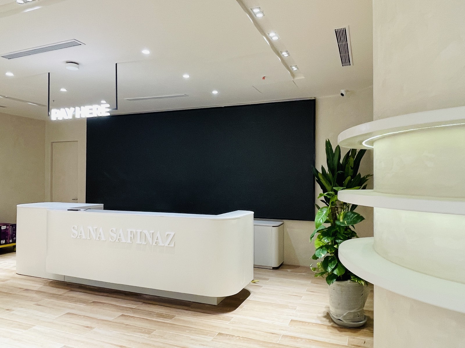 Sana Safinaz Flagship interior 7