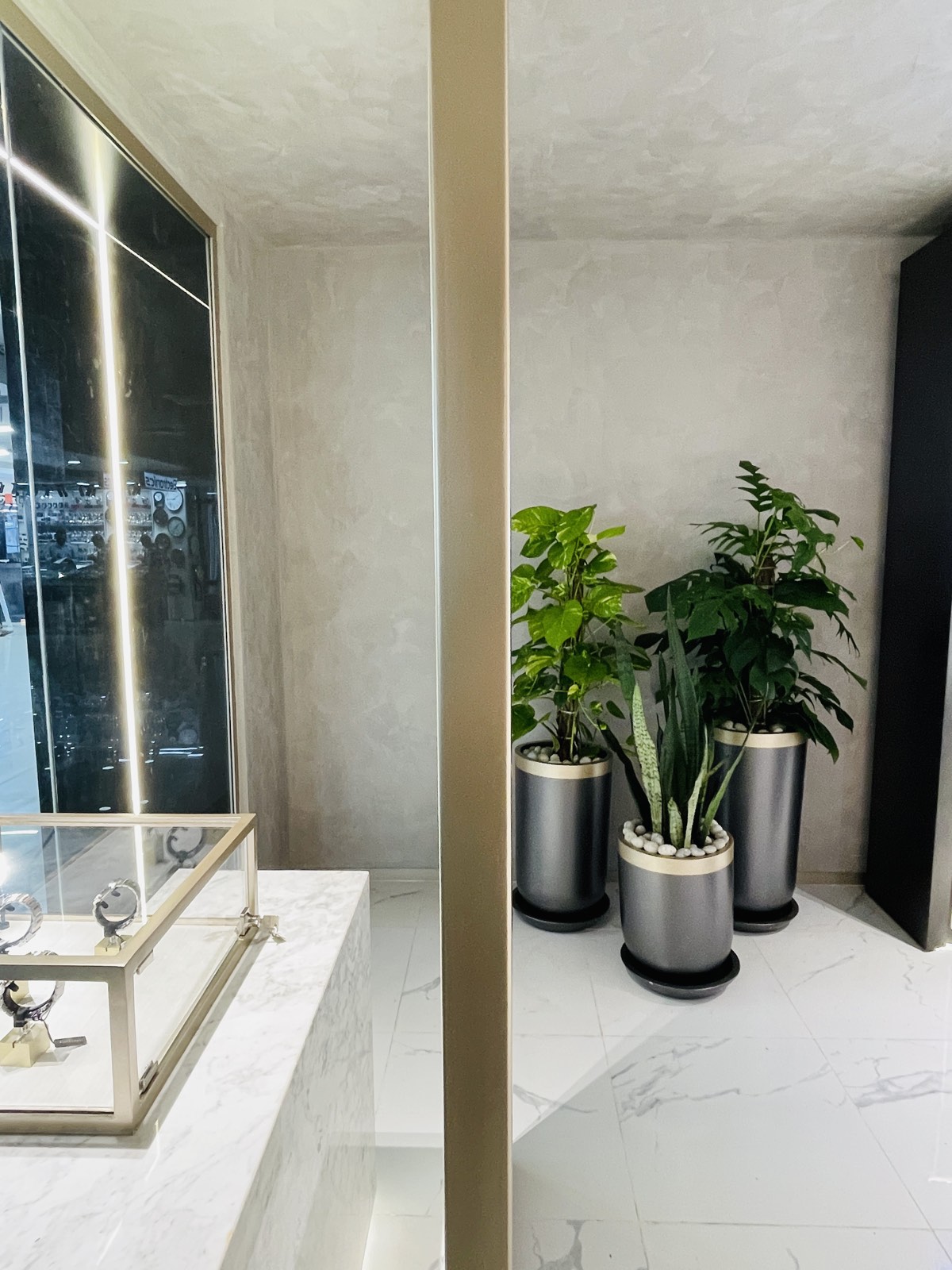 Time Zone interior 8
